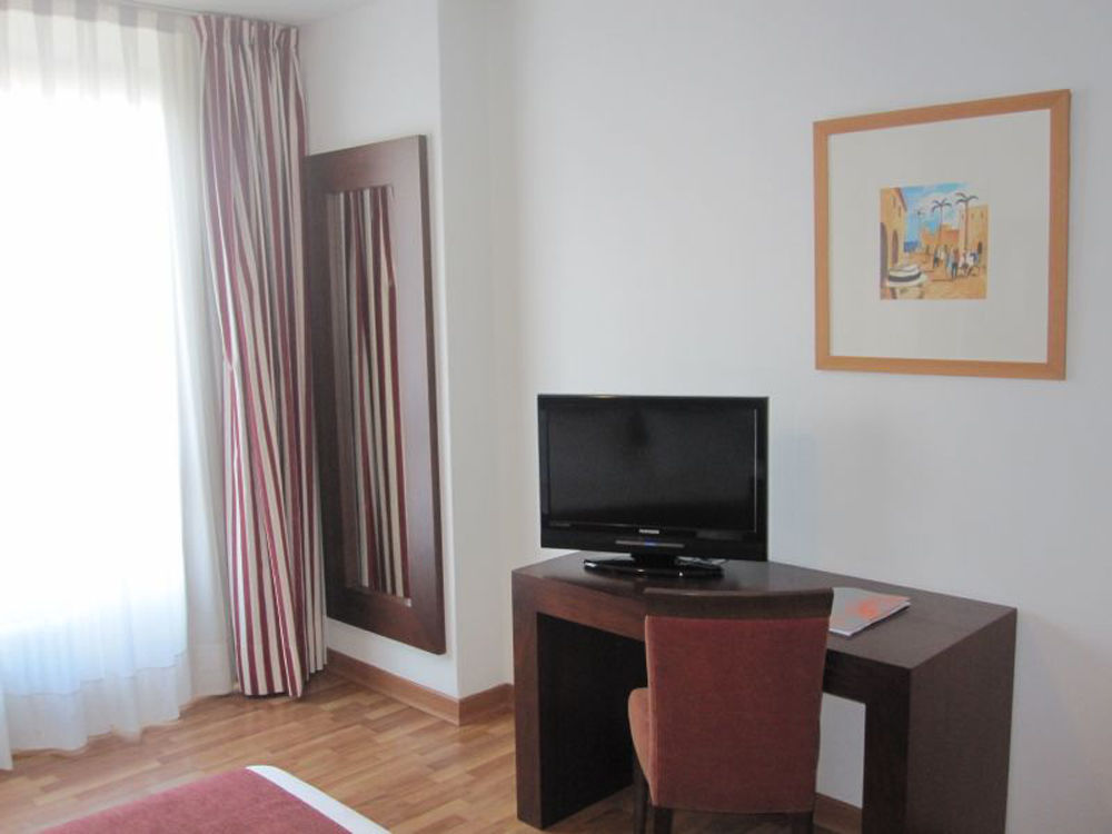 B&B Hotel Vigo Exterior photo